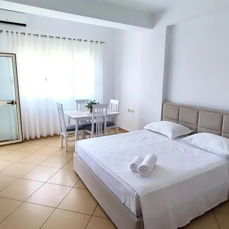 Central Studio Apartment Vlore *